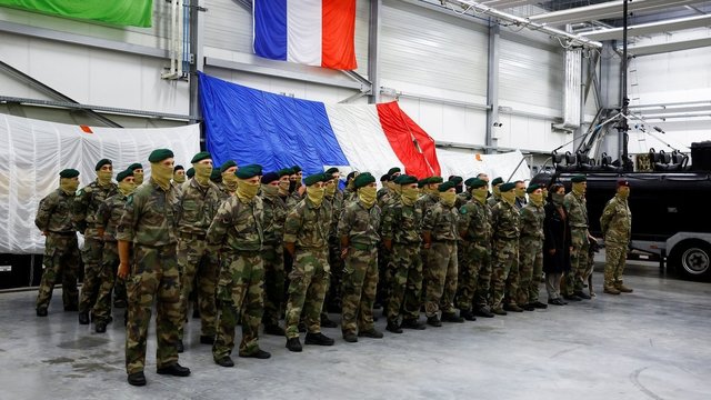 Skelbiama – didžioji dalis prancūzų pritaria privalomai karo tarnybai: už pasisakė ne tik vyrai