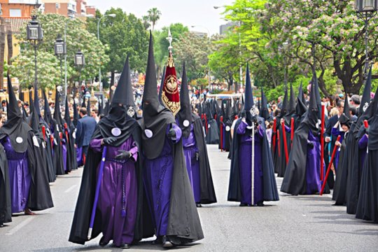 Iškilminga Velykų procesija Ispanijoje.