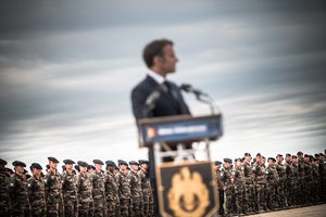 Prancūzijos televizijos eteryje – 5 hipotetiniai karių siuntimo į Ukrainą scenarijai