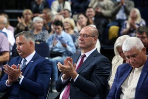 Dar prieš kratas – bendražygius nustebinęs V. Uspaskicho žingsnis: planavo atsisakyti EP nario mandato