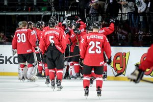 Ledo ritulio rinktinė pasaulio čempionatuose: sunkus startas ir du atsidūrimai per žingsnį nuo elito