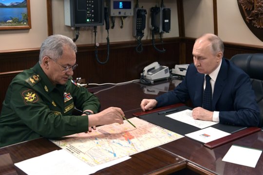 Sergejus Šoigu ir Vladimiras Putinas.