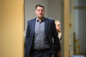 Po kratų Darbo partijos būstinėje – A. Mazuronio žinia apie galimą pasitraukimą iš EP rinkimų