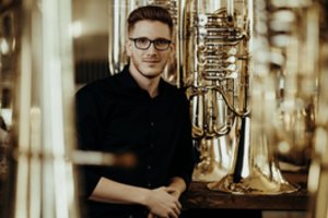 „Holsto orbitoje“ sužibės pučiamieji, solo tūba gros svečias iš Vokietijos