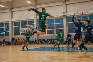 Devintą pergalę iš eilės iškovoję Vilniaus „Šviesos“ rankininkai tapo LRL lyderiais