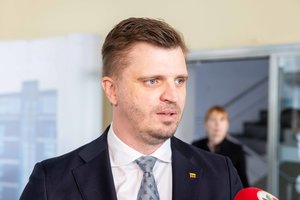 Šalies vadovo posto siekiantis G. Jeglinskas VRK pristatė daugiau kaip 26 tūkst. parašų