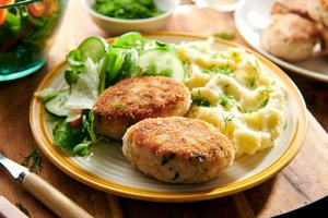 Jei po švenčių liko maisto, neskubėkite jo mesti lauk – išbandykite šiuos lengvus ir gardžius receptus