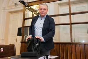 Daug papasakoti žadėjęs E. Masiulis pripažino kalbėjęs per skambiai: šiame procese veikė valstybės vadovai