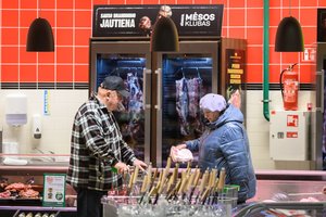 Prieš Velykas parduotuvėse – šios prekės deficitas: prekybos tinklai informuoja, kur dar galima tai rasti 