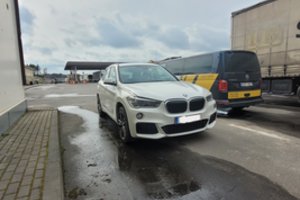 Muitininkai sulaikė į Baltarusiją pardavimui gabentą BMW: automobilis vertas daugiau nei 26 tūkstančių eurų 