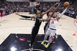 „Knicks“ ir „Spurs“ akistatoje – įspūdingi individualūs pasirodymai