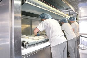 Darbdaviai skeptiški dėl keturių dienų darbo savaitės: pritartų mažuma