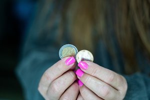 Lietuviai ėmė sparčiai taupyti pinigus: įvardijo svarbiausias priežastis