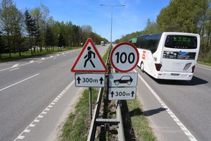 Siūlo keisti kelio ženklų dizainą: „Atėjo laikas atsisakyti ir šių sovietinių reliktų“