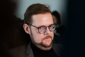 Siūlys sumažinti J. Džiugeliui skiriamą būsto nuomos kompensaciją: 1600 eurų suma – didoka