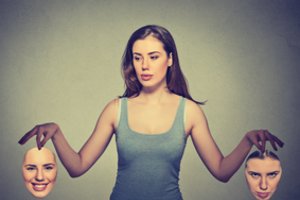 Perdėtas pozityvumas gali turėti neigiamų pasekmių: ką slepia šypsenos socialiniuose tinkluose?