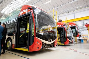 Naujos eros pradžia: pristatė, kokie troleibusai vasarą išvažiuos į Vilniaus gatves