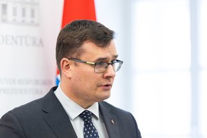 Po teisėsaugos sprendimų dėl galimos korupcijos gynybos srityje, L. Kasčiūnas kartoja: sakiau, kad tai yra dūmų uždanga