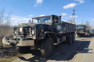 Ukrainoje pirmą kartą pastebėtas legendinis amerikiečių karinis sunkvežimis
