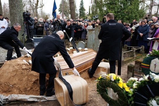  Vilniuje palaidota disidentė Nijolė Sadūnaitė.<br> V.Skaraičio nuotr.
