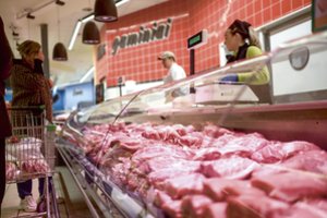 ​„Norfos“ prekybos tinklas šviežia lietuviška kiauliena aprūpina kone pusę mūsų šalies