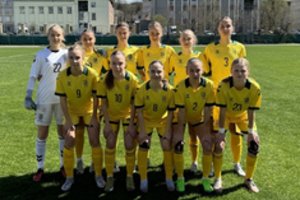 Merginų devyniolikmečių rinktinė pralaimėjimu pradėjo pasirodymą atrankos turnyre Moldovoje