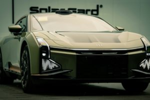 Kinų gaminti automobiliai sparčiai žengia į Europą: kuo šie elektromobiliai pranašesni ir į ką reikia atkreipti dėmesį