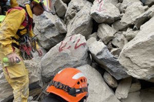 Gelbėtojai Taivane rado dar dviejų žemės drebėjimo aukų kūnus