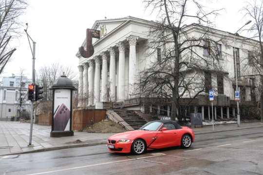 Šiltojo sezono atributas – kabrioletas.