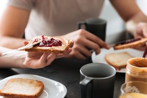 Puikus būdas numesti svorio – štai kada reikia valgyti pusryčius