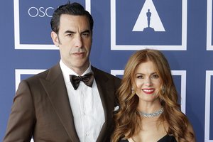 Po 14 metų santuokos išsiskyrė aktoriai Isla Fisher ir Sacha Baronas Corenas