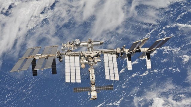Rusų erdvėlaivis „Sojuz“ kartu su JAV astronaute L. O‘Hara nusileido į žemę – kosmose ji buvo nuo rugsėjo