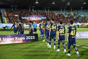 Cirkas Turkijos Supertaurės finale – „Fenerbahce“ praleido įvartį jau 1-ąją minutę ir išėjo iš aikštės
