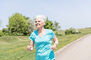 82-ejų senolė nubėga pusmaratonį: atskleidė, kaip sutvarkė širdies sveikatą