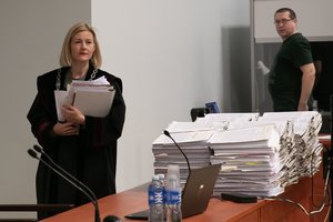 Dar penki kaltinamieji sulaukė baudų už neatvykimą į riaušių prie Seimo bylos posėdžius