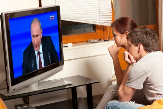 Vyriausybė pritaria siūlymui pratęsti draudimą retransliuoti Rusijos ir Baltarusijos kanalų programas.