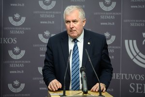 Po A. Anušausko pareiškimų apie galimą korupciją opozicija kreipėsi į etikos sargus