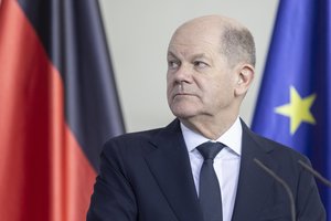 O. Scholzas per vizitą Kinijoje ragins Pekiną daryti įtaką Rusijai dėl karo