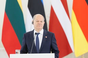 O. Scholzas sukritikavo Sakartvelo „užsienio agentų“ įstatymo projektą