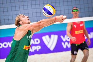 Įspūdingą kovingumą pademonstravę Lietuvos paplūdimio tinklininkai tęsia žygį Meksikoje