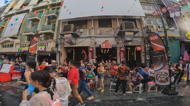 Tailandas švenčia naujuosius metus: trijų dienų festivaliui neatsispiria ir turistai