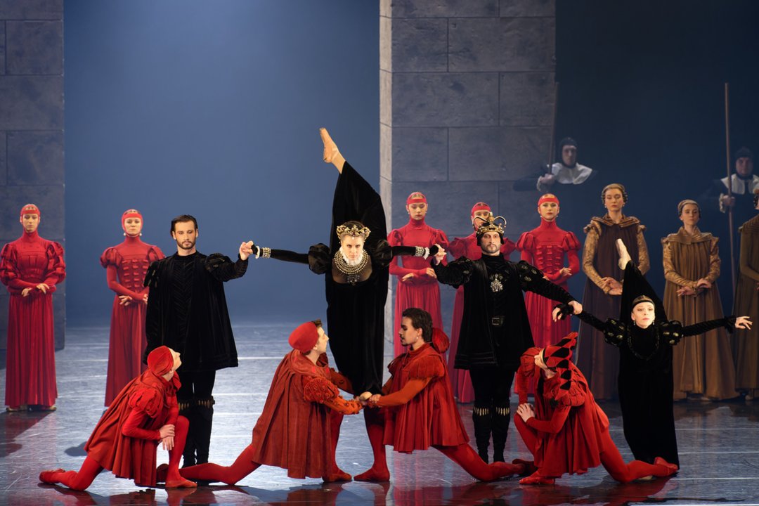 Lietuvos nacionalinis operos ir baleto teatras parodė 50-ąjį choreografės Anželikos Cholinos baleto „Barbora Radvilaitė“ spektaklį.<br>M.Aleksos ir LNOBT nuotr.