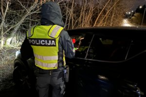 Naktį vairuotojai išsigąsta policijos veiksmų: „Net širdis per gerklę verčiasi“