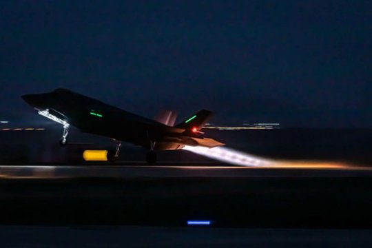 IDF pademonstravo savo naujausių „F-35I Adir“ „nematomų“ naikintuvų operacinį meistriškumą.