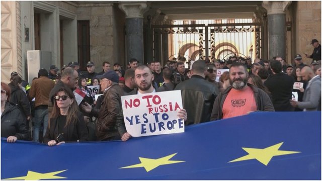 Neramumai Gruzijoje: Sakartvelo parlamente – muštynės, Tbilisyje – tęsiasi protestai
