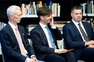 Kandidatai į prezidentus nesutaria, kas turėtų atstovauti Lietuvai EVT: skirtingos nuomonės laikosi E. Vaitkus ir I. Vėgėlė