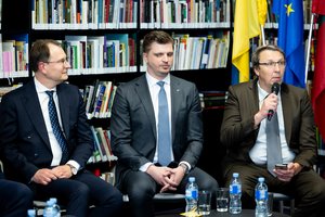 Kandidatai prezidento rinkimuose nesutaria dėl ekonominių sankcijų Rusijai ir Baltarusijai suvienodinimo