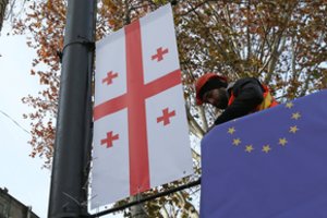 Dėl „rusiško įstatymo“ Sakartvelo parlamente kilo muštynės