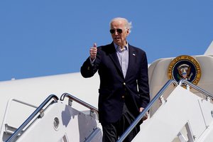 J. Bidenas su žmona paskelbė savo mokesčių deklaraciją