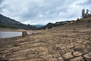 Sausros alinamoje Bogotoje – tragiška situacija: vandens tiekimas ribojamas 10 milijonų žmonių